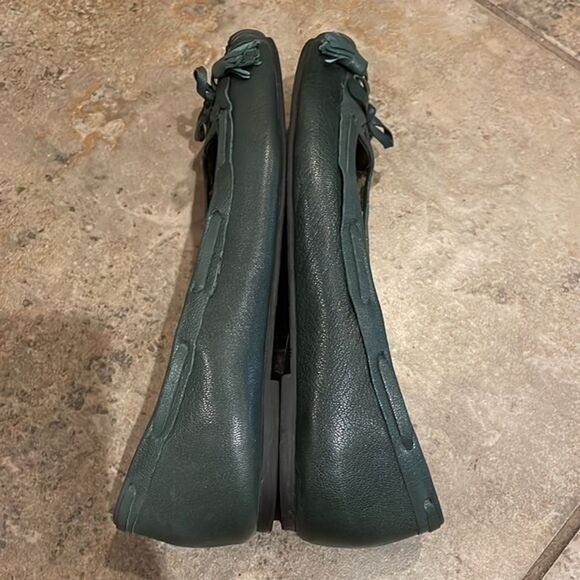 SOLD Gianni Bini Leighton Green Leather Flats Shoes Womens Size 8 Moc Toe - Picture 10 of 16